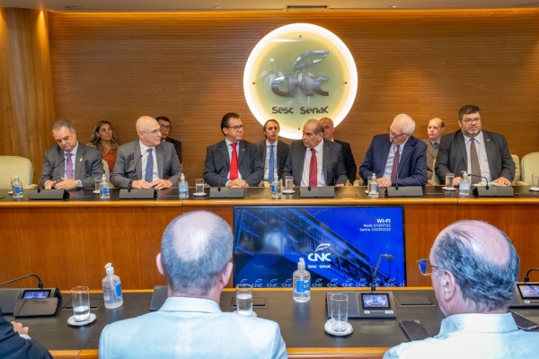 CNC se reúne com o ministro do Trabalho e Emprego, Luiz Marinho e entidades de trabalhadores para instalação de Mesa Tripartite