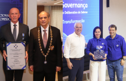 Presidente Itelvino Pisoni recebe Comenda do Mérito Comercial em Brasília